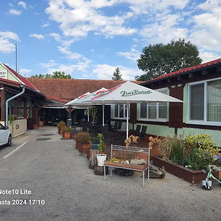 Motorest U Janickov Motel *