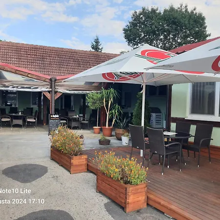 Motorest U Janickov * Kuty